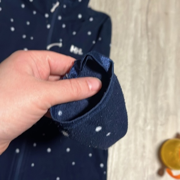 Helly Hansen sweater play condition - Picture 2 of 2